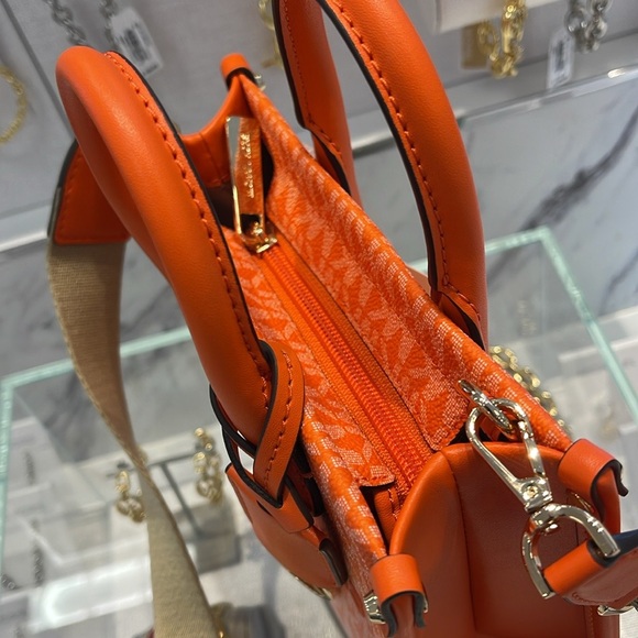 Michael Kors Mirella Extra-Small Ombré Logo Crossbody XBODY Shopper 
Poppy 
NWT - Picture 13 of 16